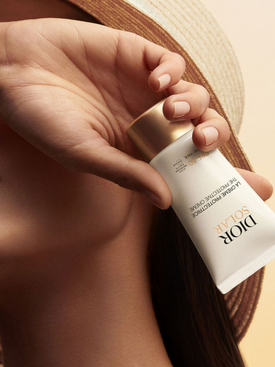 کرم ضد آفتاب بدون چربی سولارSPF 50 دیور