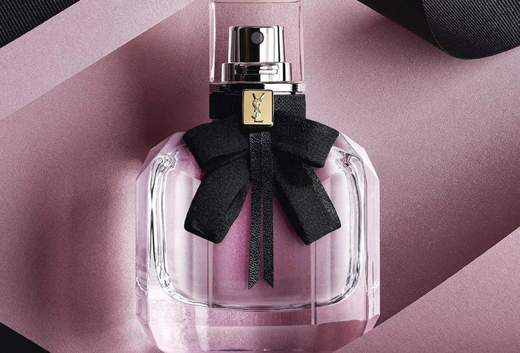 عطر ادکلن ایو سن لورن مون پاریس ۹۰میل مناسب برای بانوان با طبع ملایم و شیرین